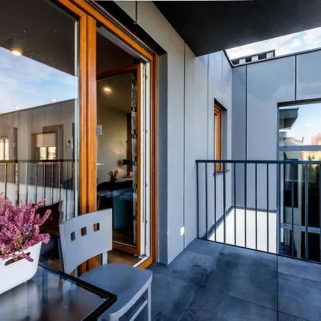 Rent Like - Rozana 19